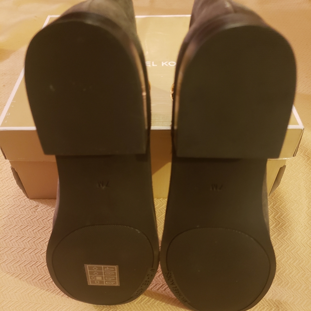 Brand New Michael Kors Lainey Booties - Picture 3 of 6